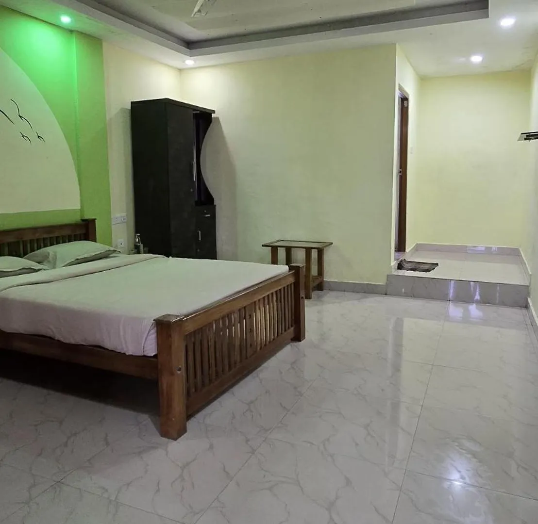 Eco Munnar Budget Stay Anachal Bed & Breakfast